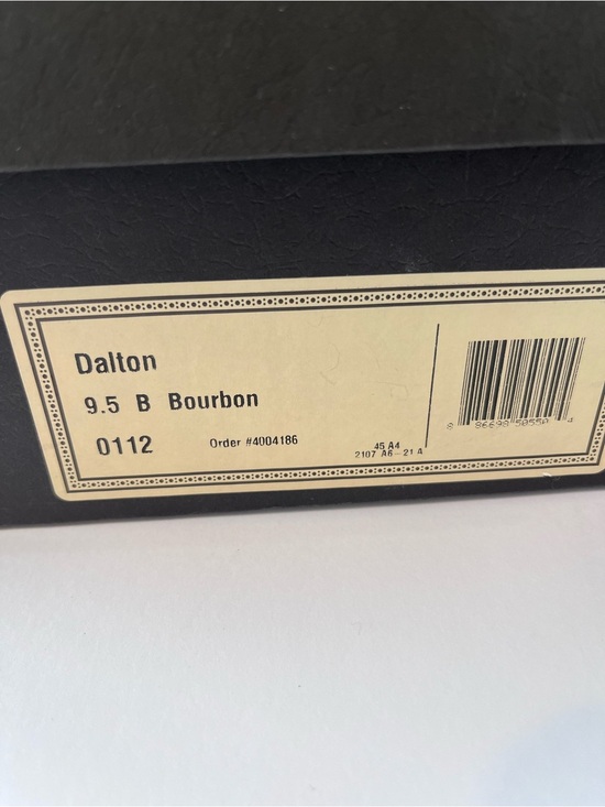 Allen Edmonds Dalton Wing Tip Leather Boots Bourbon main image 11